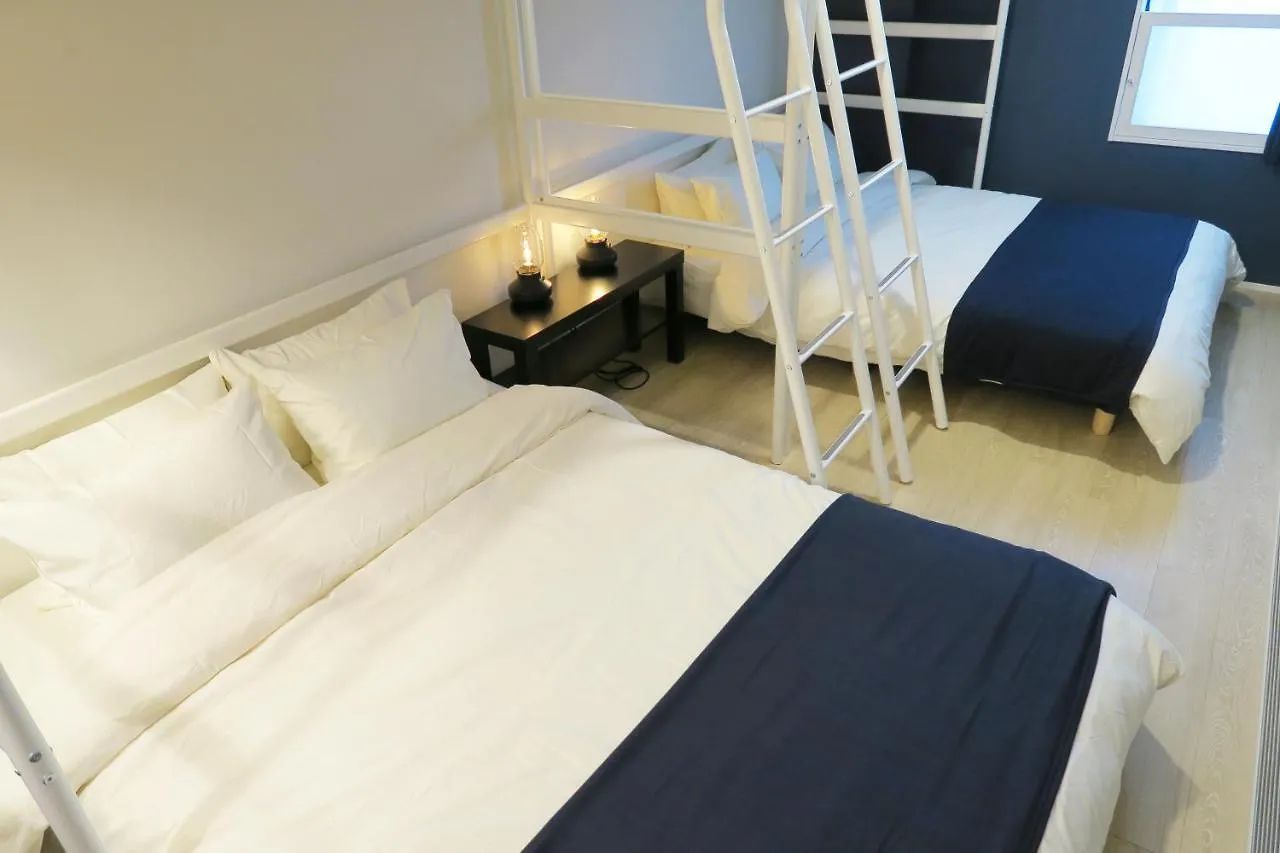 Neko Neko Apartment Osaka